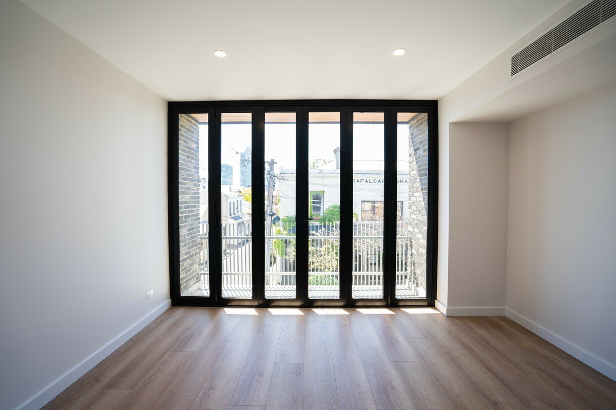 2 Clarendon Place SOUTH MELBOURNE - Residential for lease