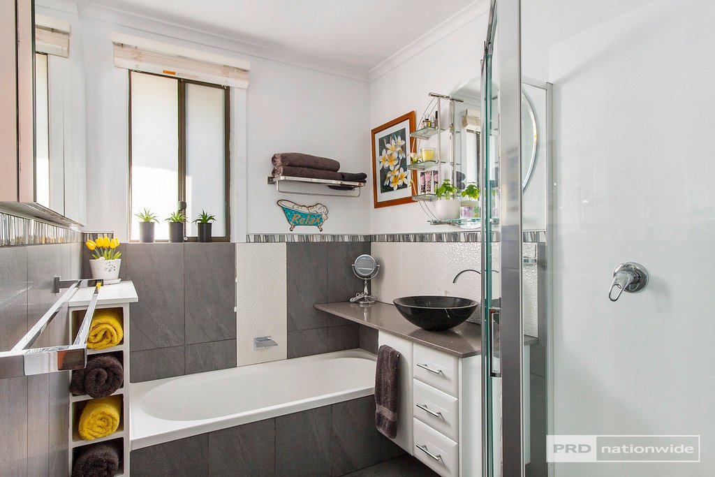 2 Corranga Drive, CHIGWELL TAS 7011