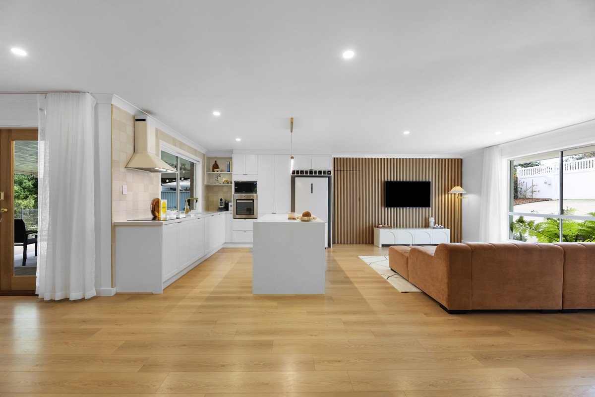 2 Cowell Drive, Burleigh Heads QLD 4220