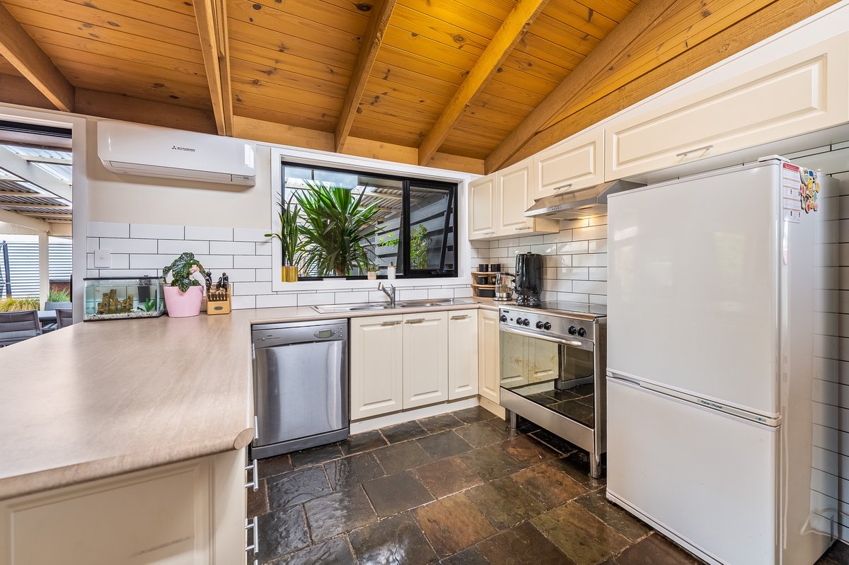 2 Draytons Place Wyndham Vale - Residential for sale