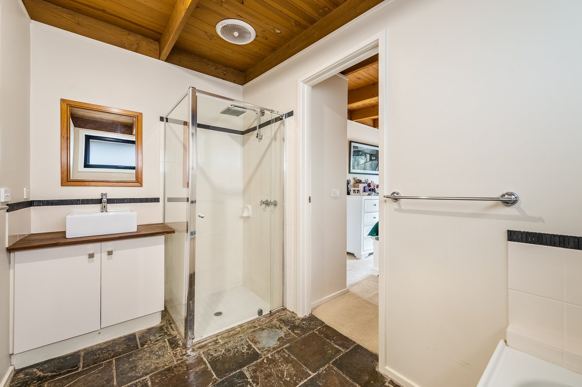 2 Draytons Place Wyndham Vale - Residential for sale