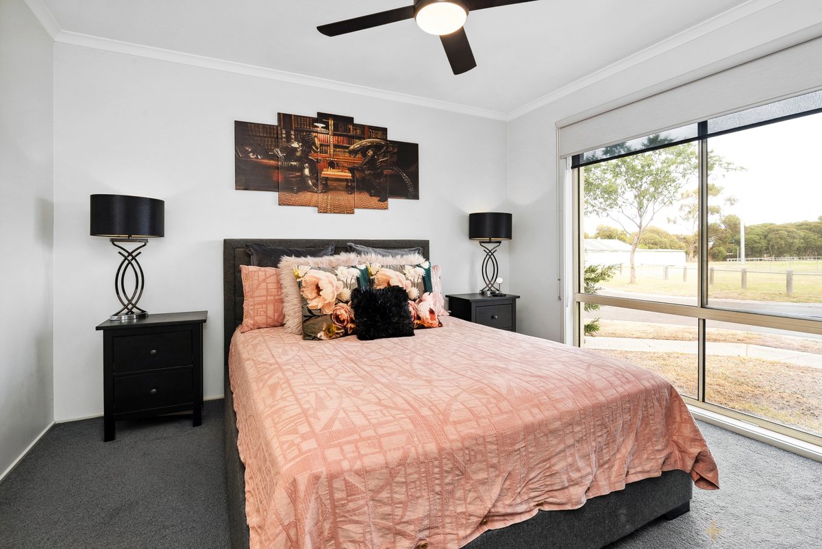 2 Silkwood Lane Craigieburn - Residential for sale