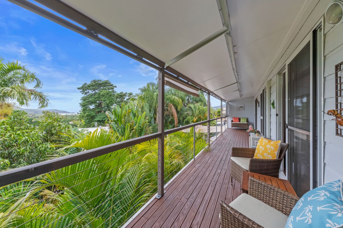 2 South Molle Blvd, CANNONVALE QLD 4802