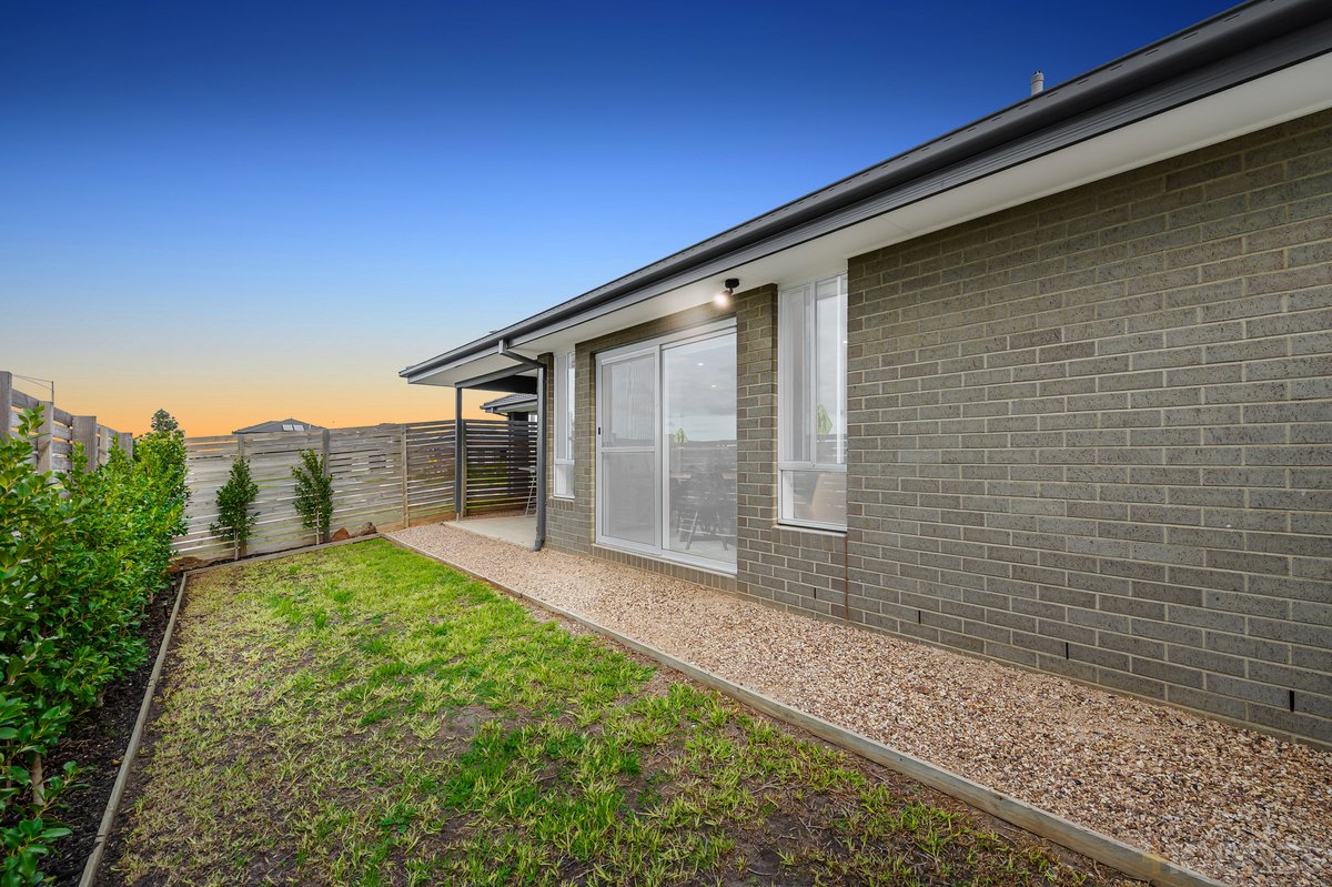 2 Stanmore Crescent Wyndham Vale - Residential for sale