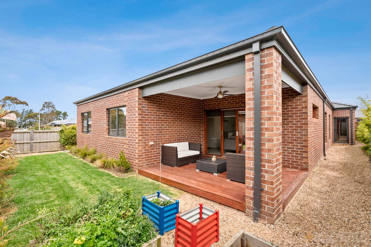 2 Tussock Lane Lara - Residential for sale