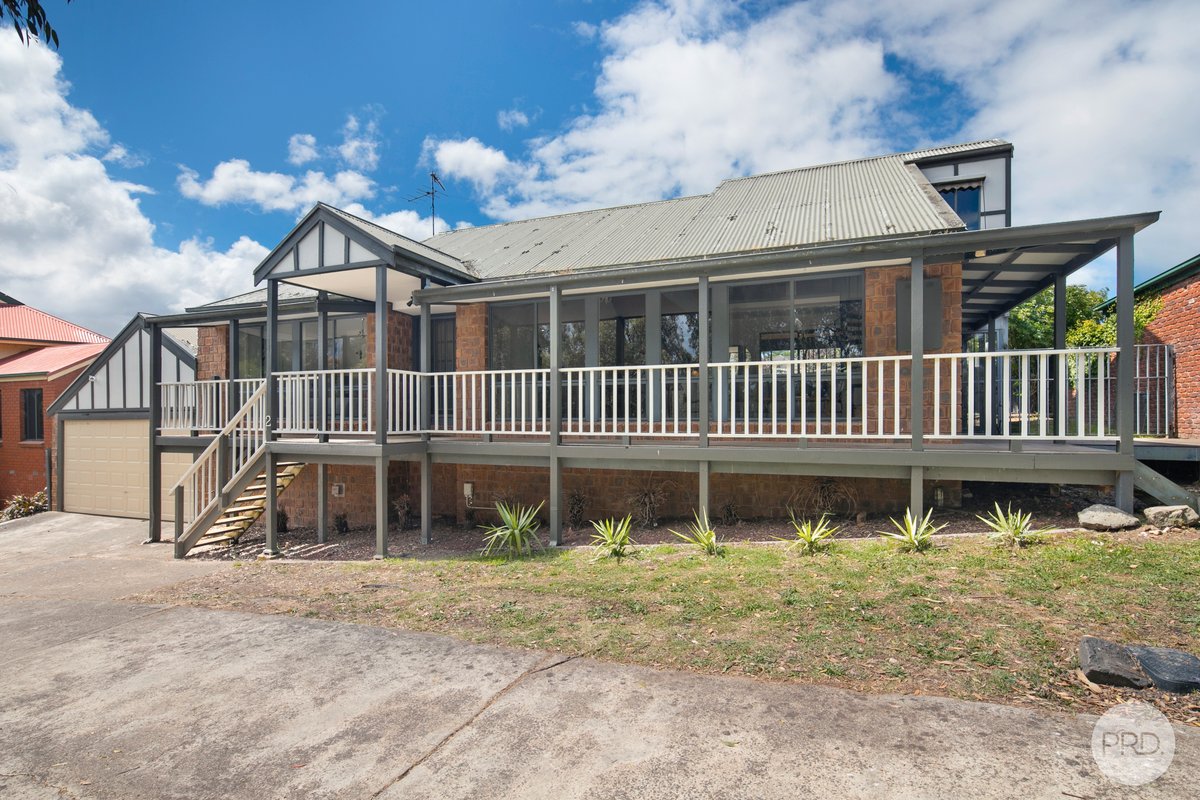2 Warrambine Drive, CANADIAN VIC 3350