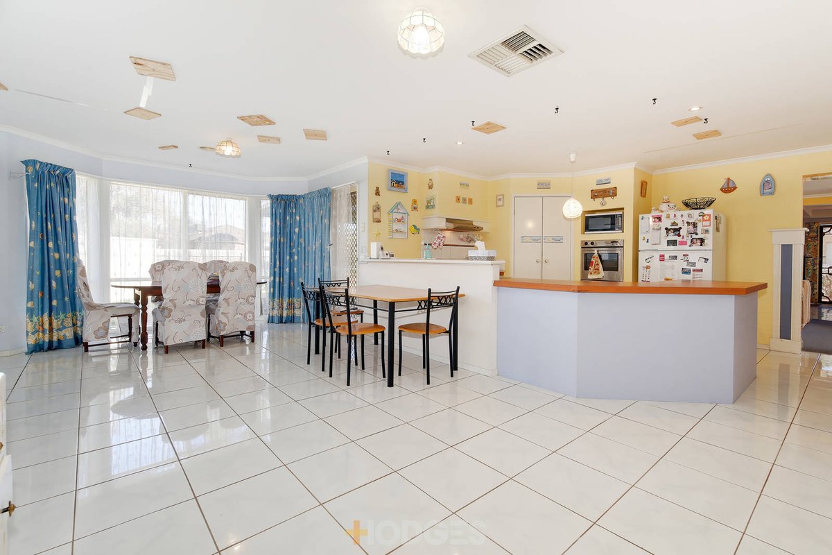 20 Pineview Court Werribee - Residential for sale