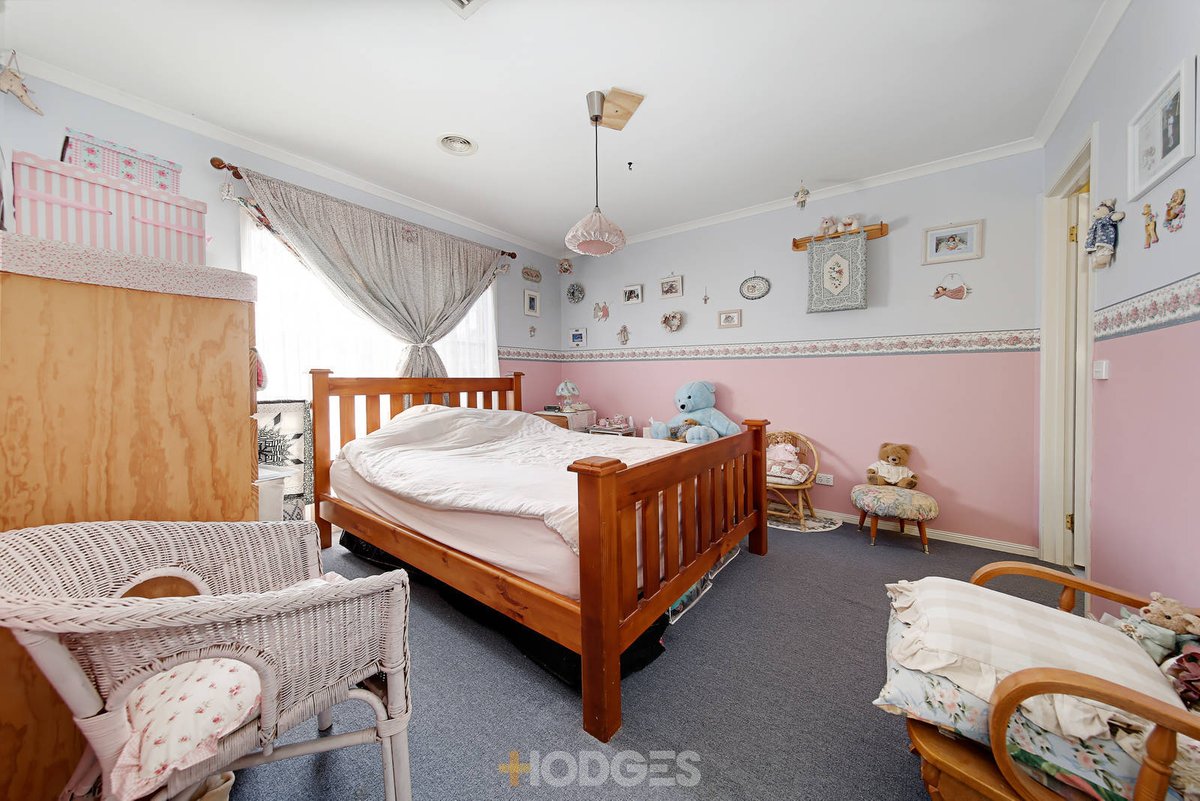 20 Pineview Court Werribee - Residential for sale