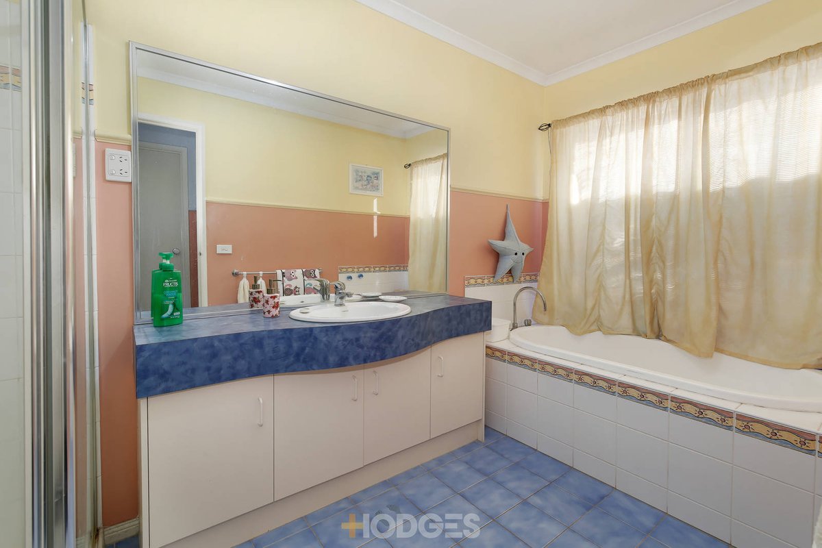 20 Pineview Court Werribee - Residential for sale