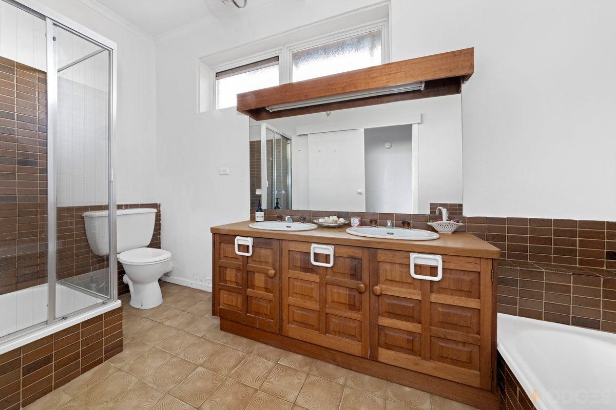 20 Raymond Court Brighton East - Residential for sale