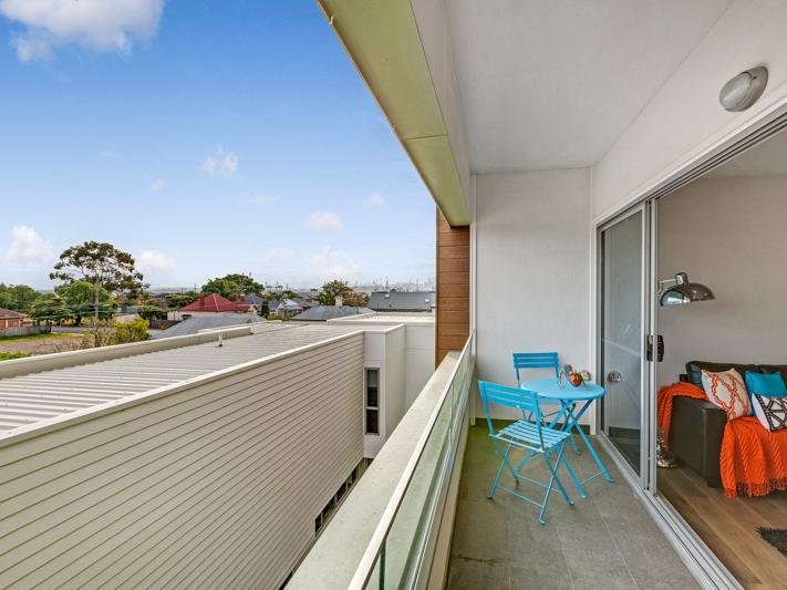 201 / 141 Stephen Street YARRAVILLE - Residential for sale