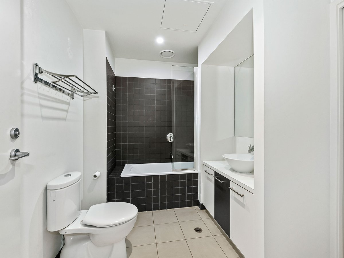 202 / 99 Nott Street PORT MELBOURNE - Residential for sale