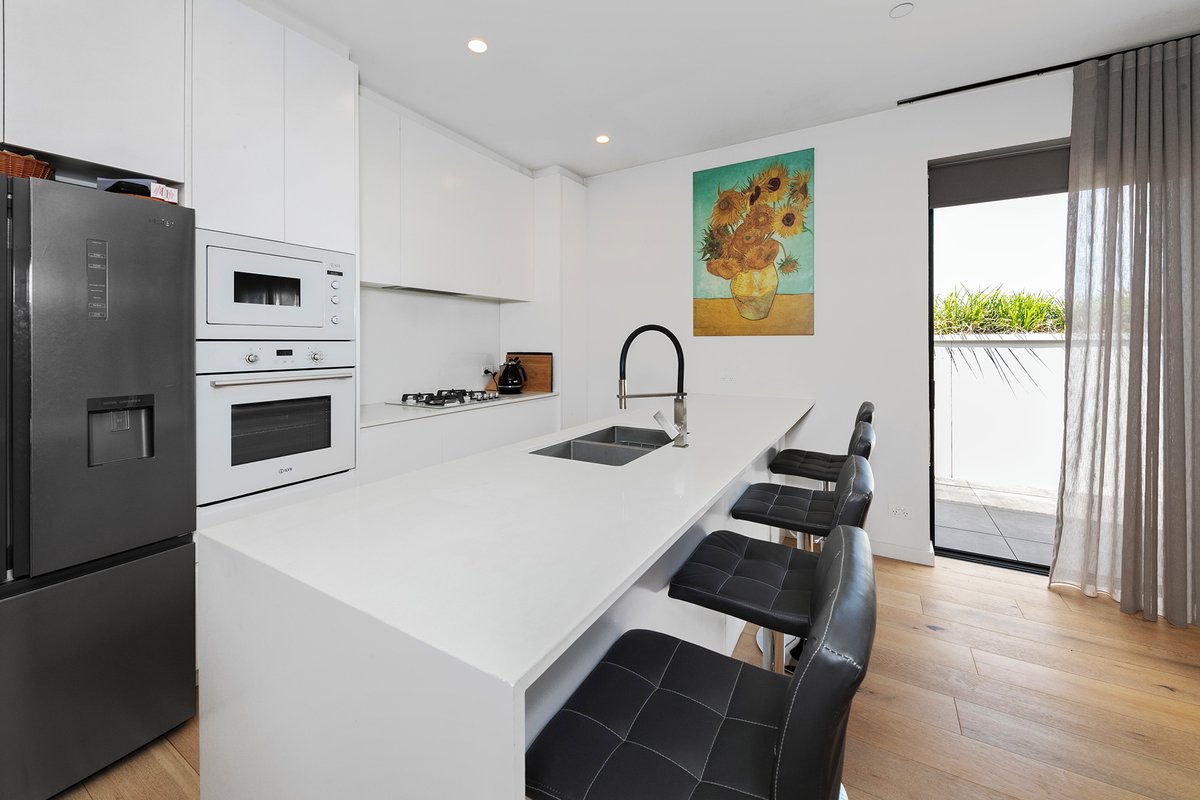 206 / 18 Hamilton Street Bentleigh - Residential for lease