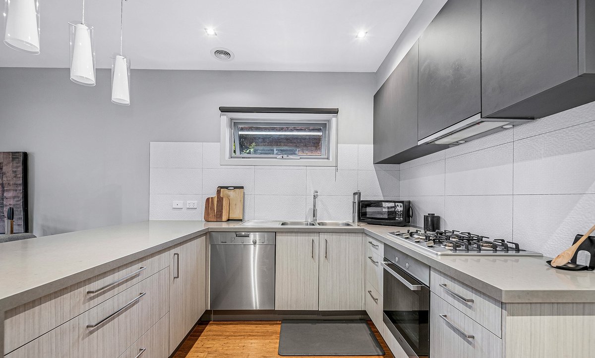 209 East Boundary Road Bentleigh East - Residential for lease