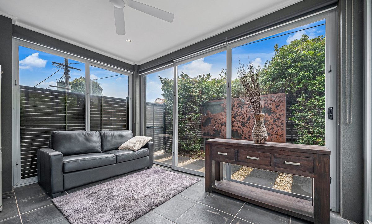 209 East Boundary Road Bentleigh East - Residential for lease