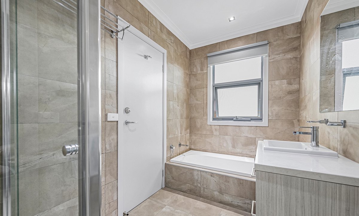 209 East Boundary Road Bentleigh East - Residential for lease
