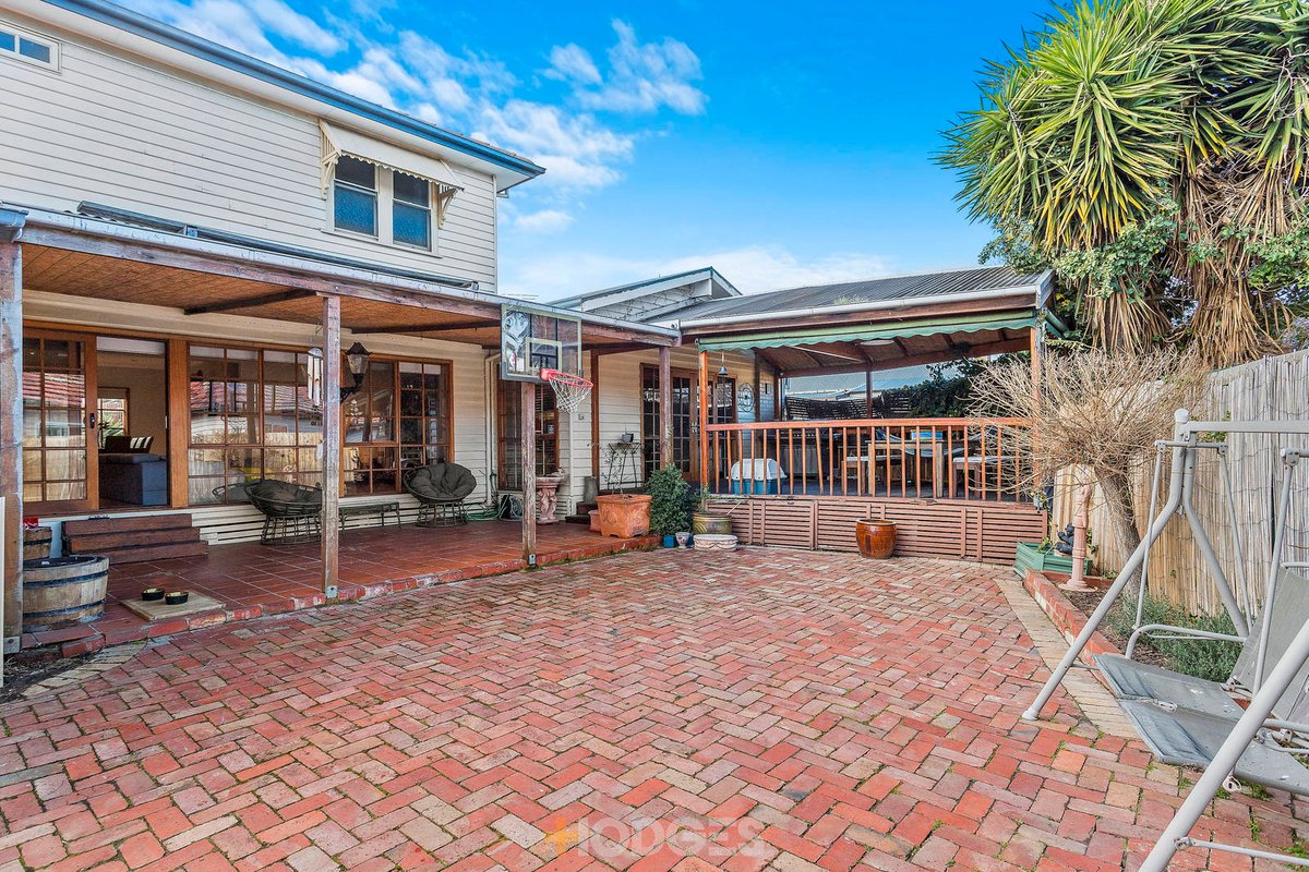 21 Albion Street Kingsville - Residential for sale