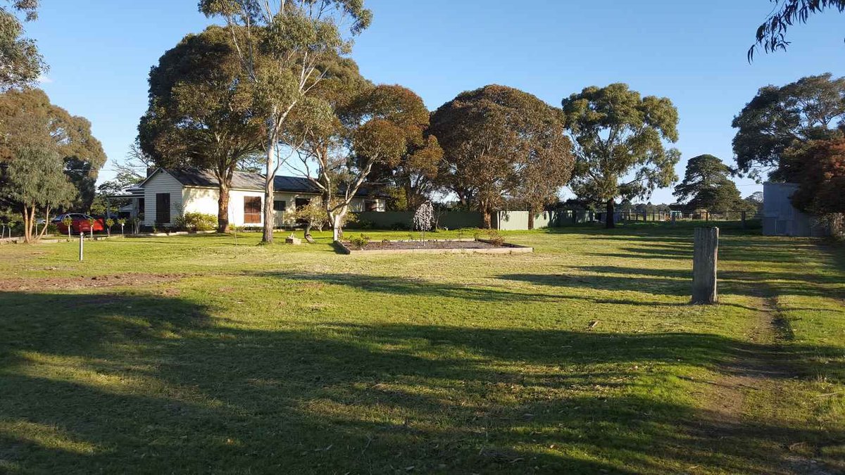 21 Falkner Street, LINTON VIC 3360