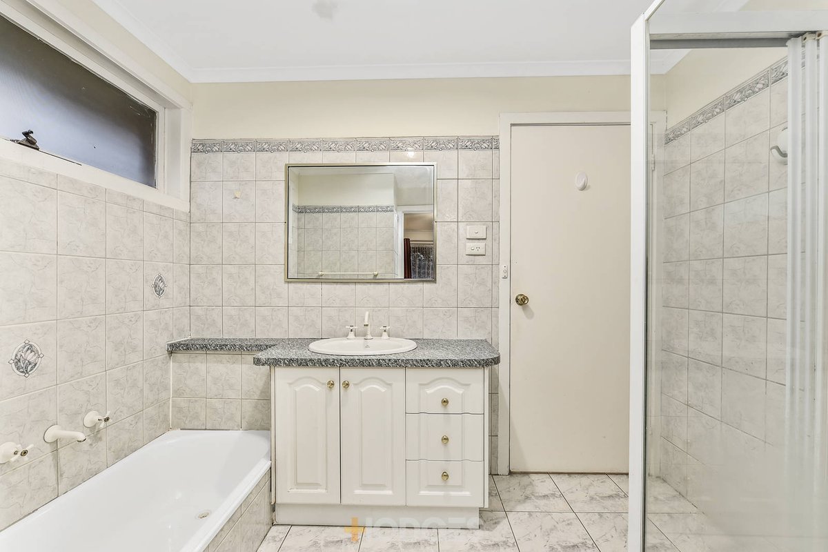 21 Gleneagles Drive Endeavour Hills - Residential for sale
