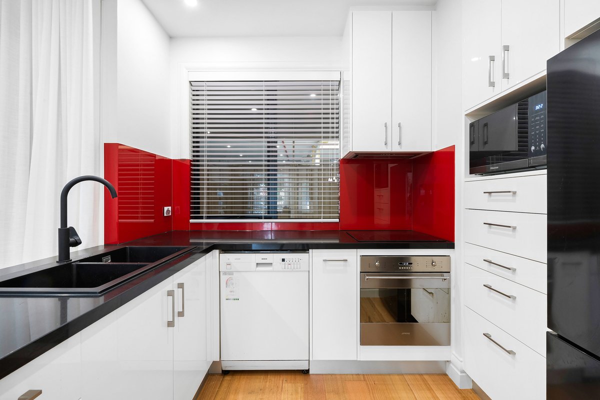 2 / 1 Karrakatta Street Black Rock - Residential for lease