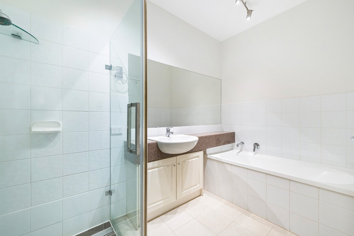 2 / 1 Karrakatta Street Black Rock - Residential for lease