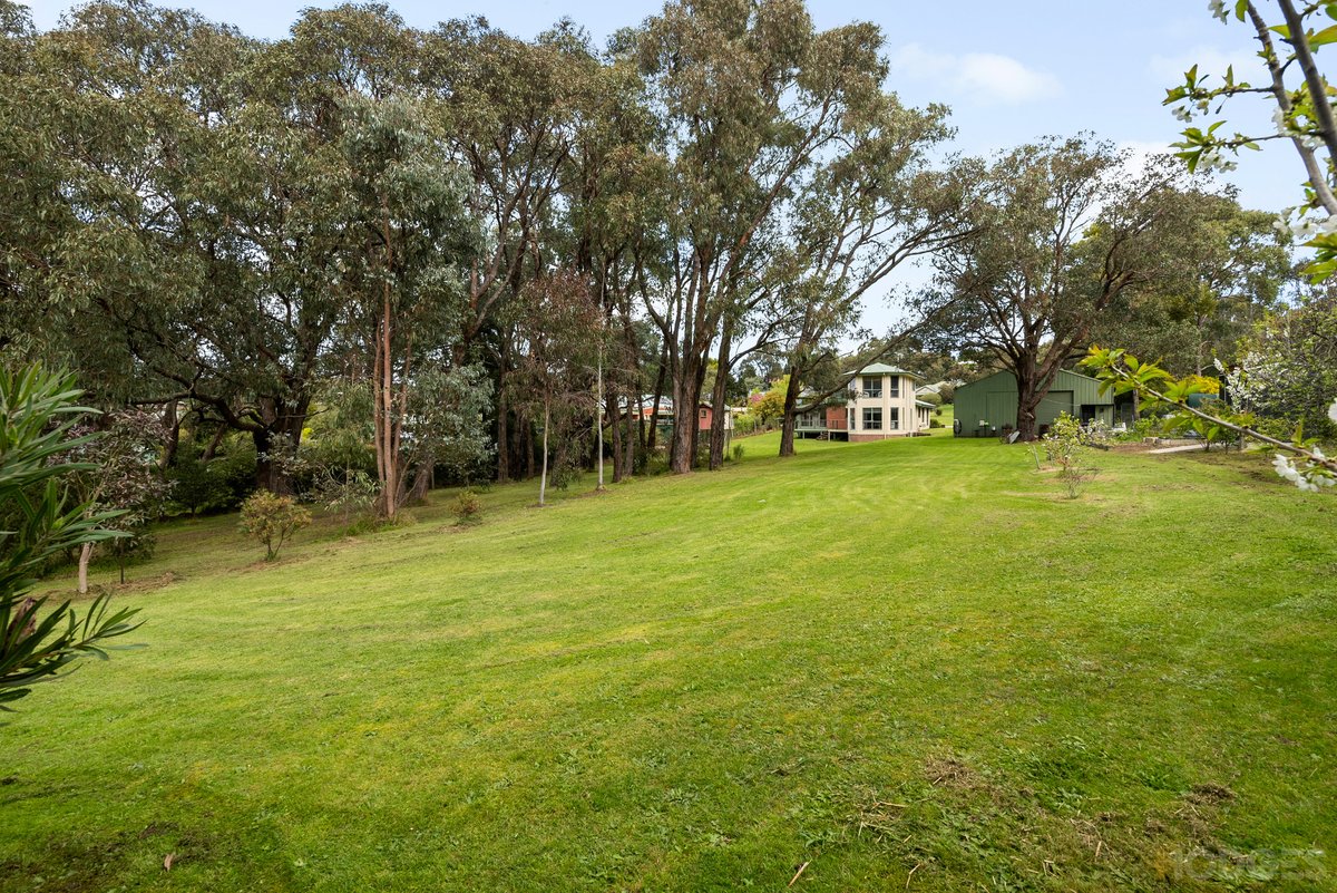 21 Kooralinga Drive Wandong - Residential for sale