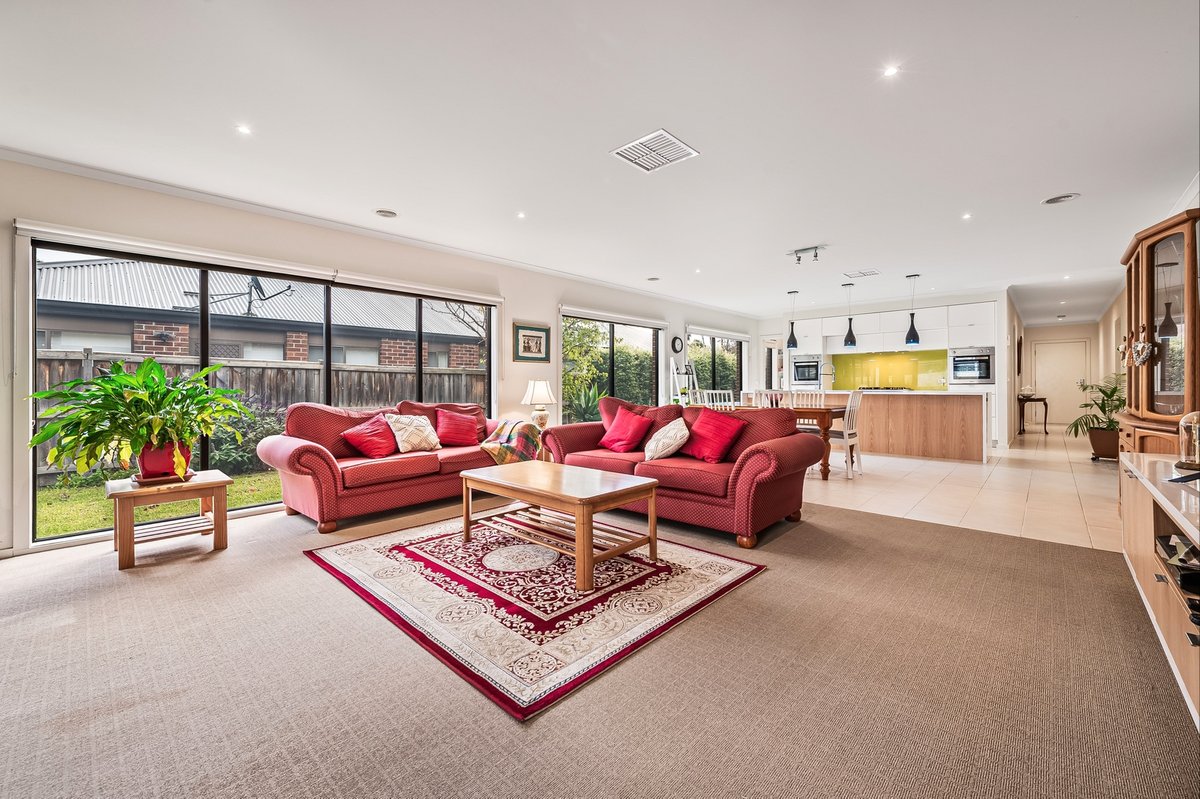 21 Lindrum Outlook Tarneit - Residential for sale
