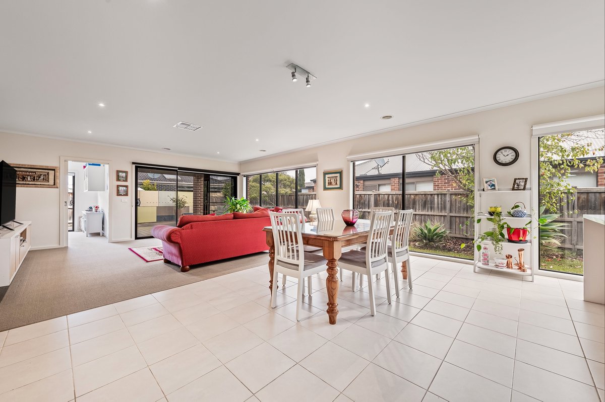 21 Lindrum Outlook Tarneit - Residential for sale