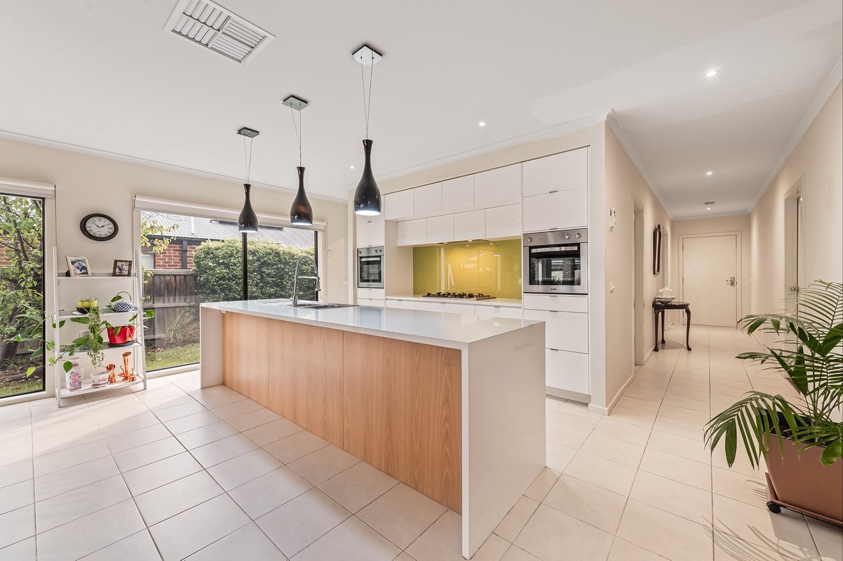 21 Lindrum Outlook Tarneit - Residential for sale