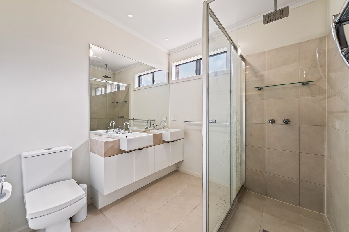 21 Lindrum Outlook Tarneit - Residential for sale