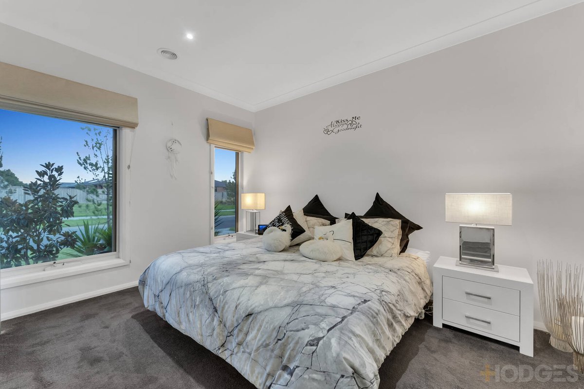 21 Shaw Road Officer - Residential for sale