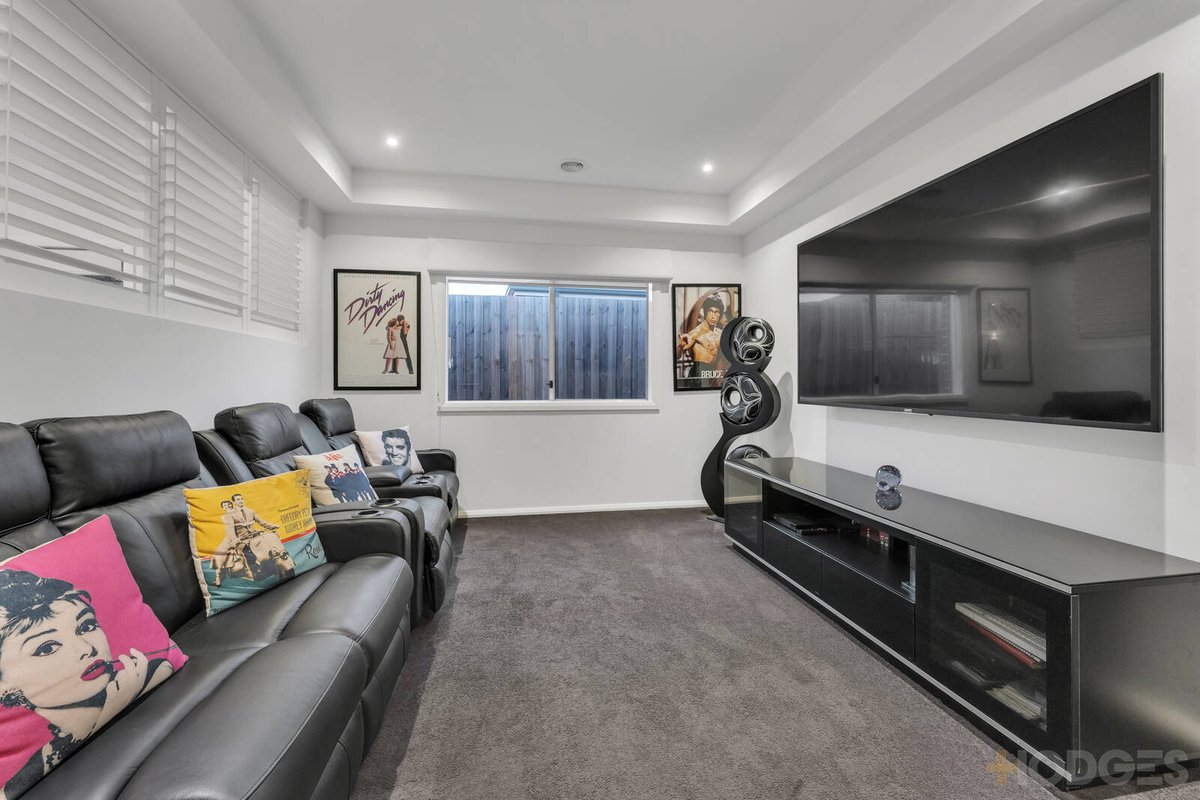21 Shaw Road Officer - Residential for sale