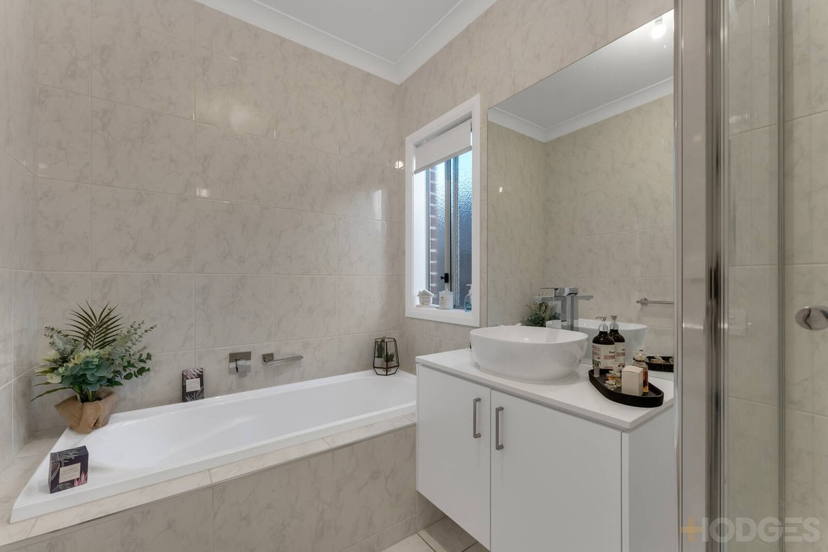 21 Shaw Road Officer - Residential for sale