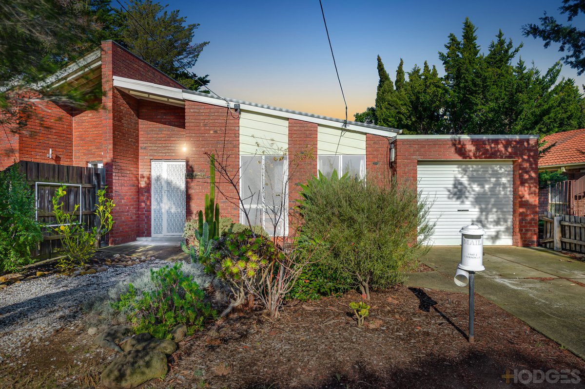 2 / 1 Vernon Court Hoppers Crossing - Residential for sale