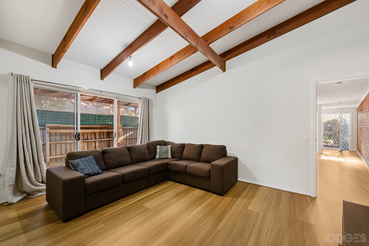 2 / 1 Vernon Court Hoppers Crossing - Residential for sale