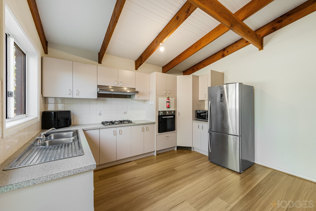 2 / 1 Vernon Court Hoppers Crossing - Residential for sale