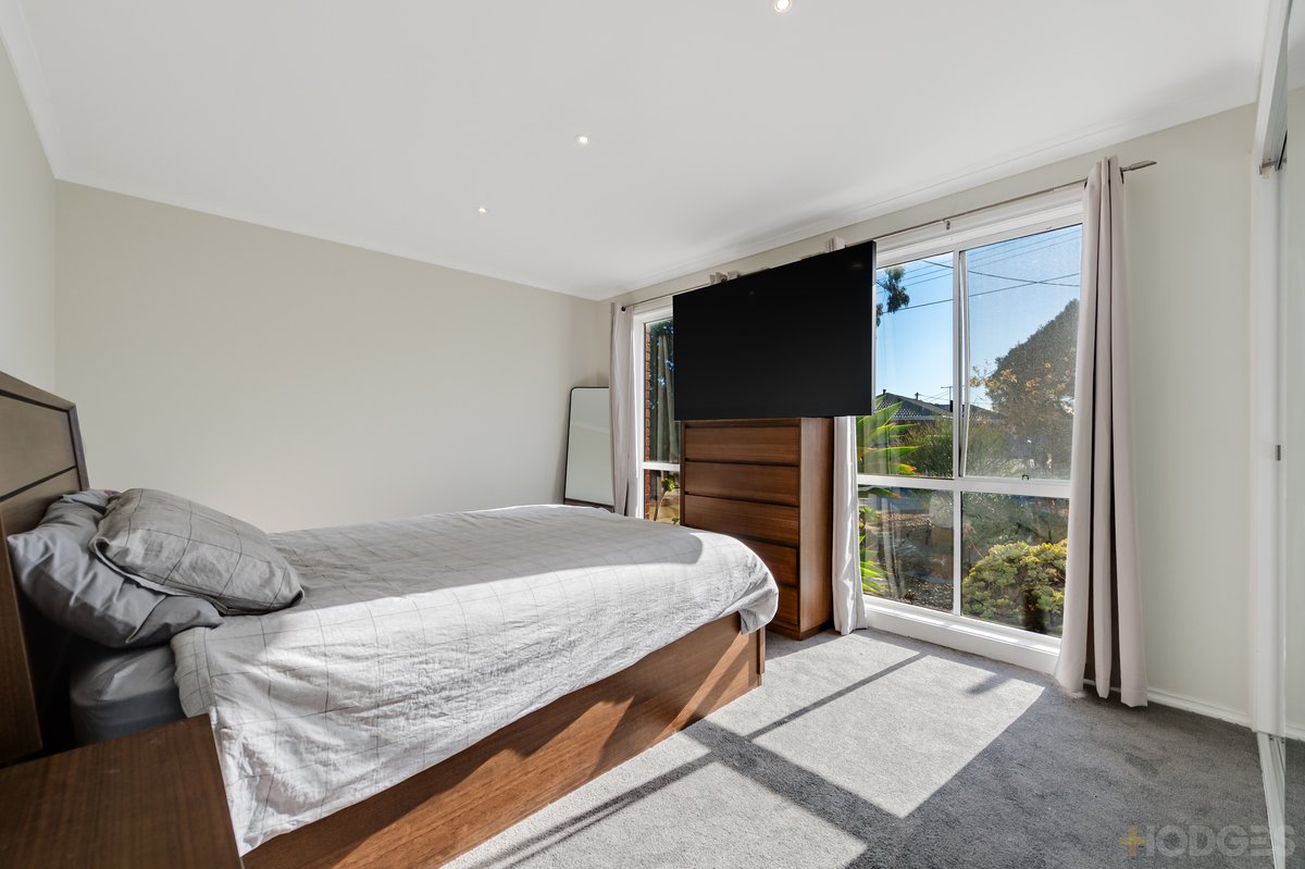 2 / 1 Vernon Court Hoppers Crossing - Residential for sale