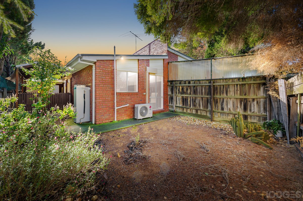 2 / 1 Vernon Court Hoppers Crossing - Residential for sale