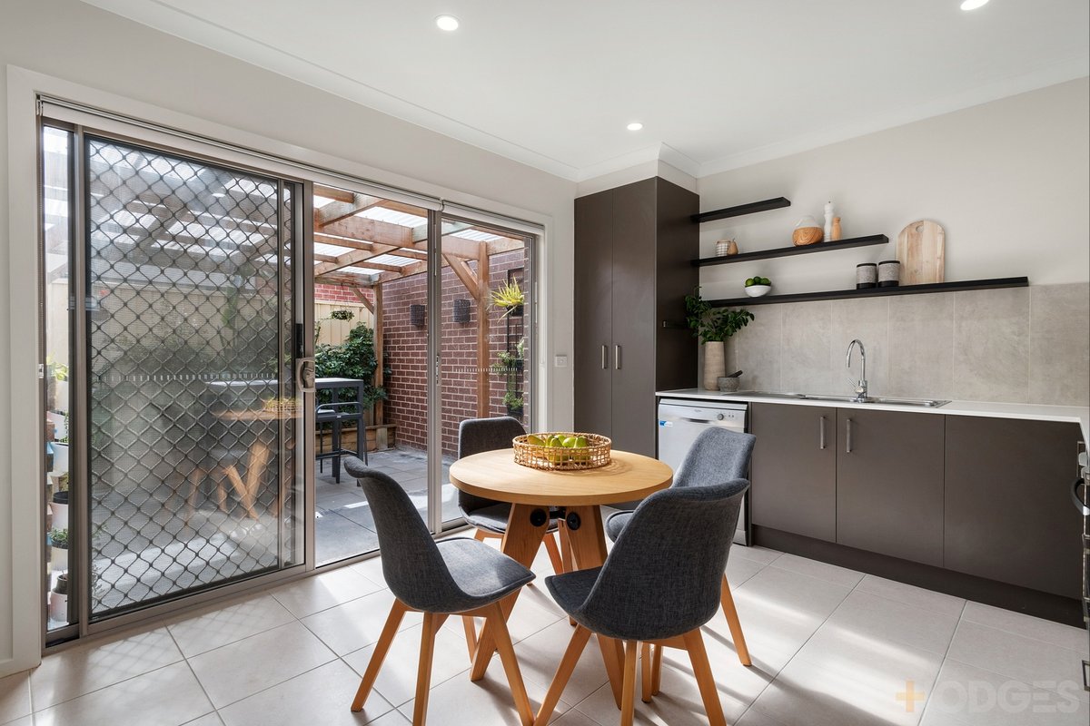 2 / 10 Hayden Crescent Albion - Residential for sale