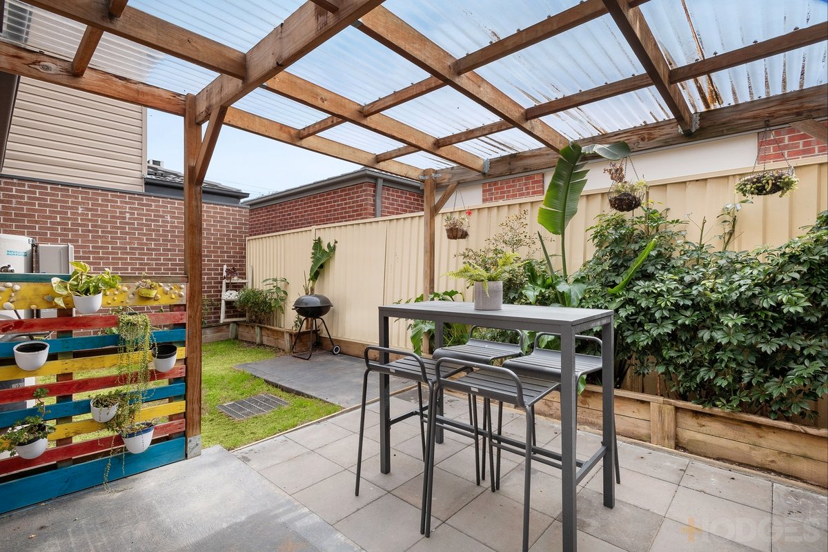 2 / 10 Hayden Crescent Albion - Residential for sale