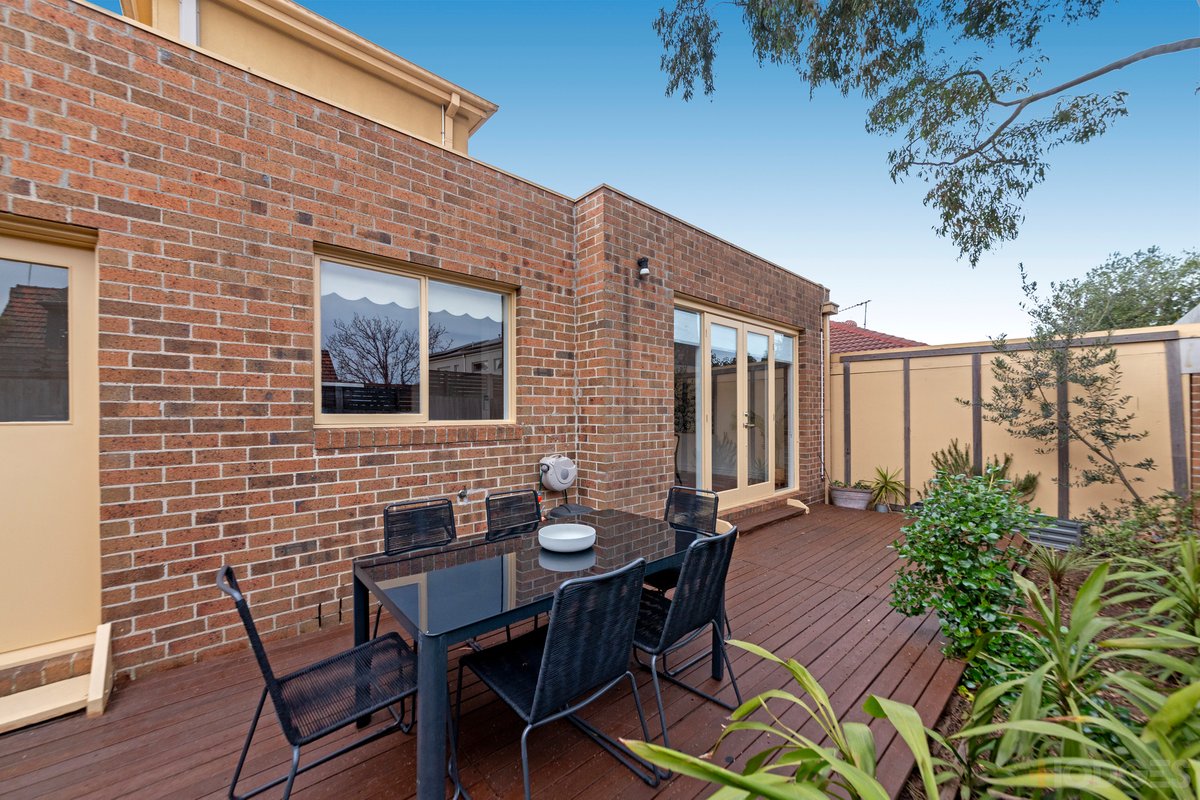 2 / 11 Roberts Court Brighton East - Residential for sale