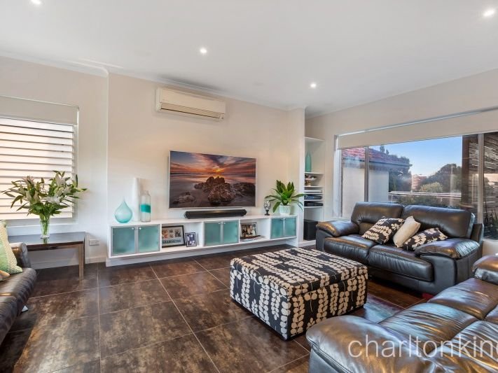 2 / 112 Cnr Arkaringa Cres & Bluff Rd BLACK ROCK - Residential for sale