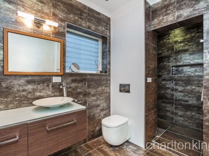 2 / 112 Cnr Arkaringa Cres & Bluff Rd BLACK ROCK - Residential for sale