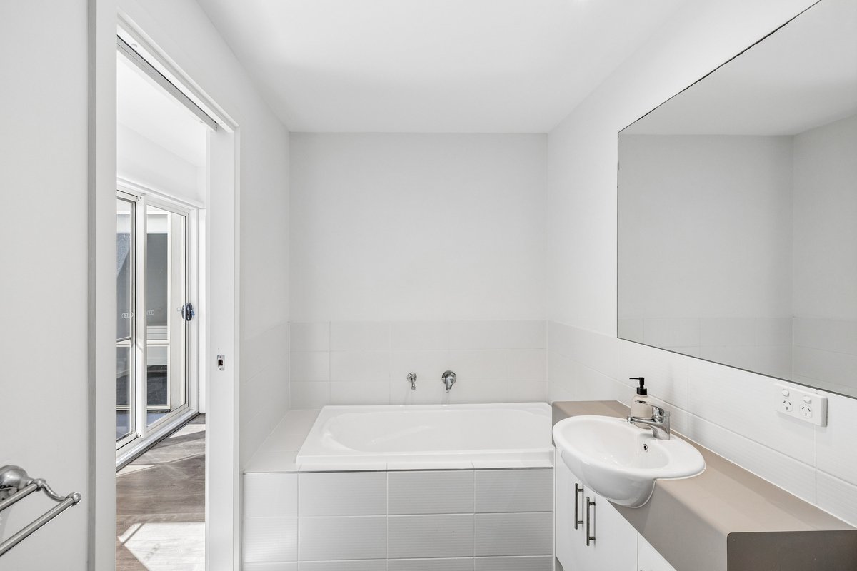 2 / 115 Railway Parade Seaford - Residential for sale