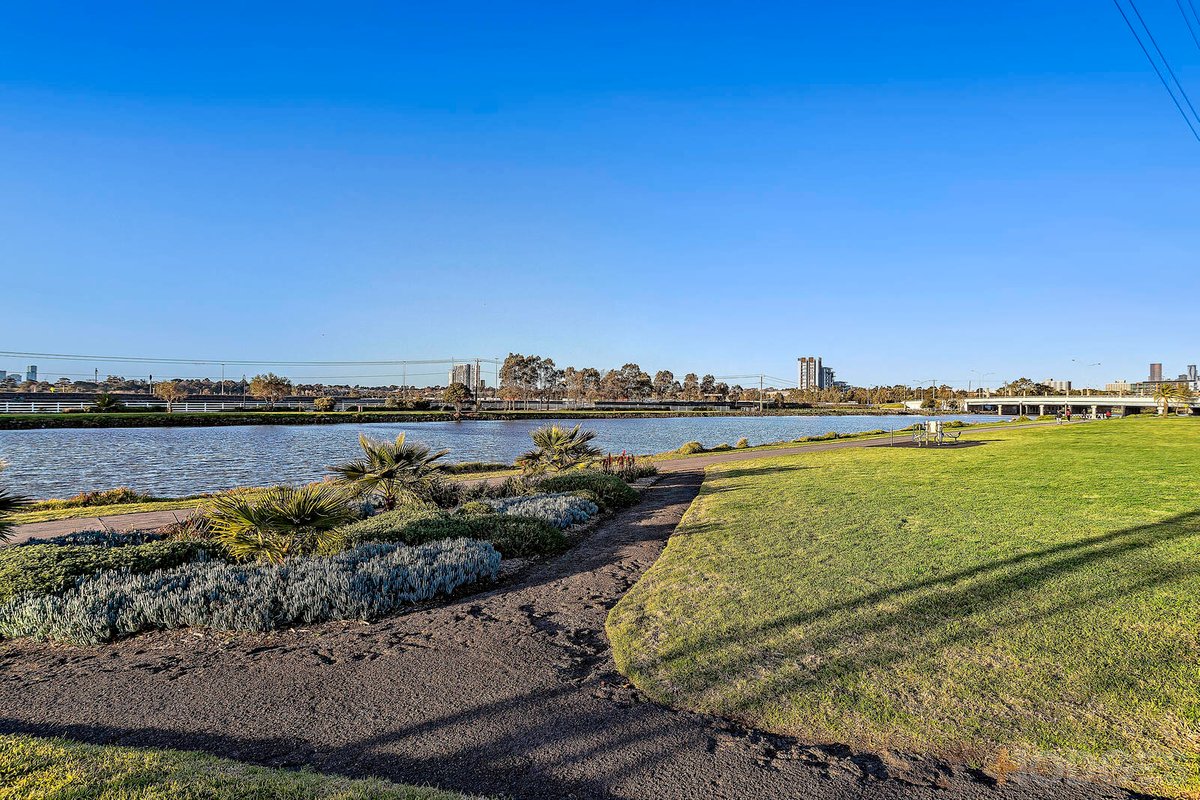 21 / 2 Ballarat Road Footscray - Residential for sale