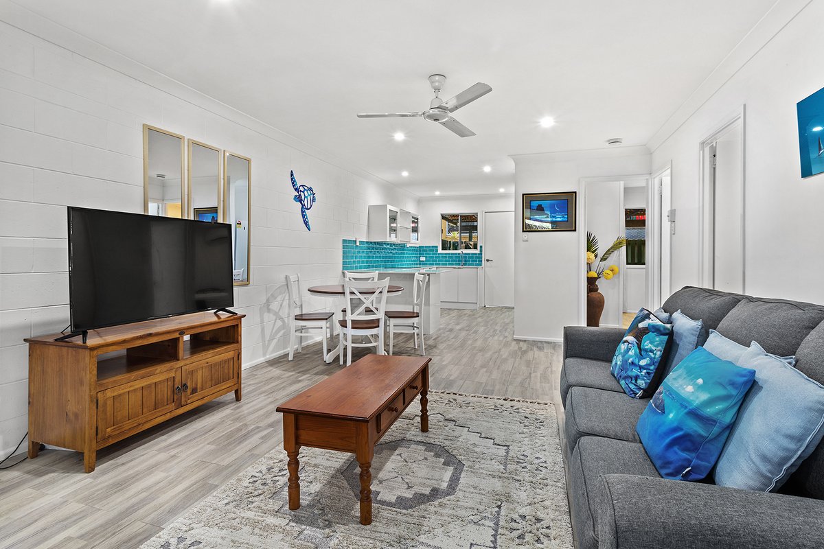 21/28 Island Drive, CANNONVALE QLD 4802