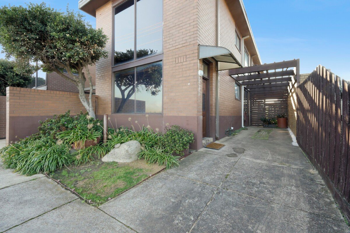 2 / 136 Beach Road Parkdale - 1 bedroom property
