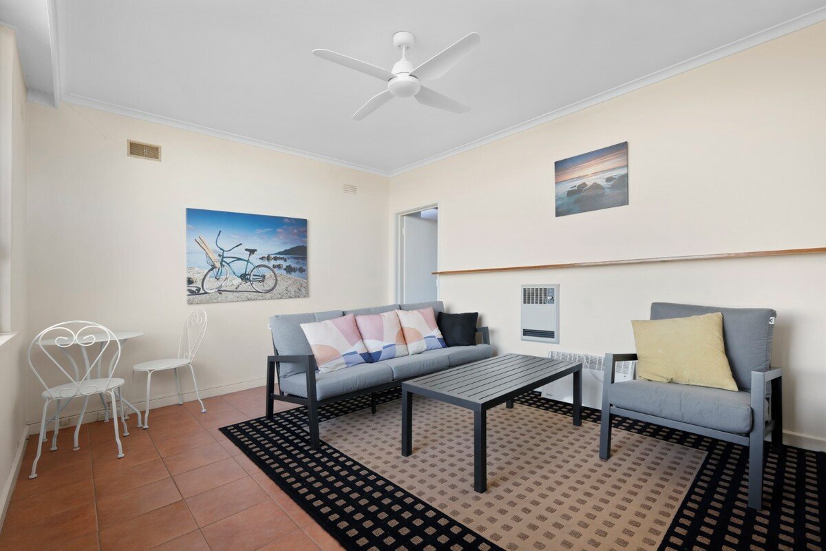 2 / 136 Beach Road Parkdale - Residential for lease