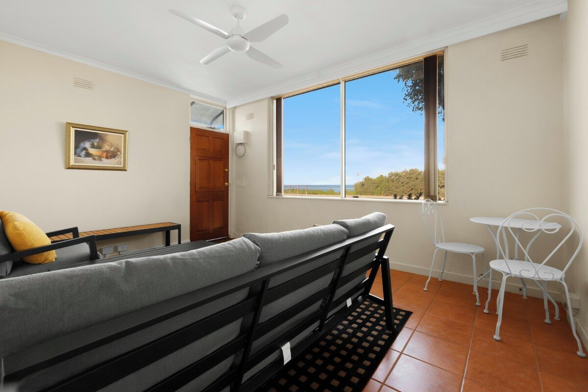 2 / 136 Beach Road Parkdale - Residential for lease