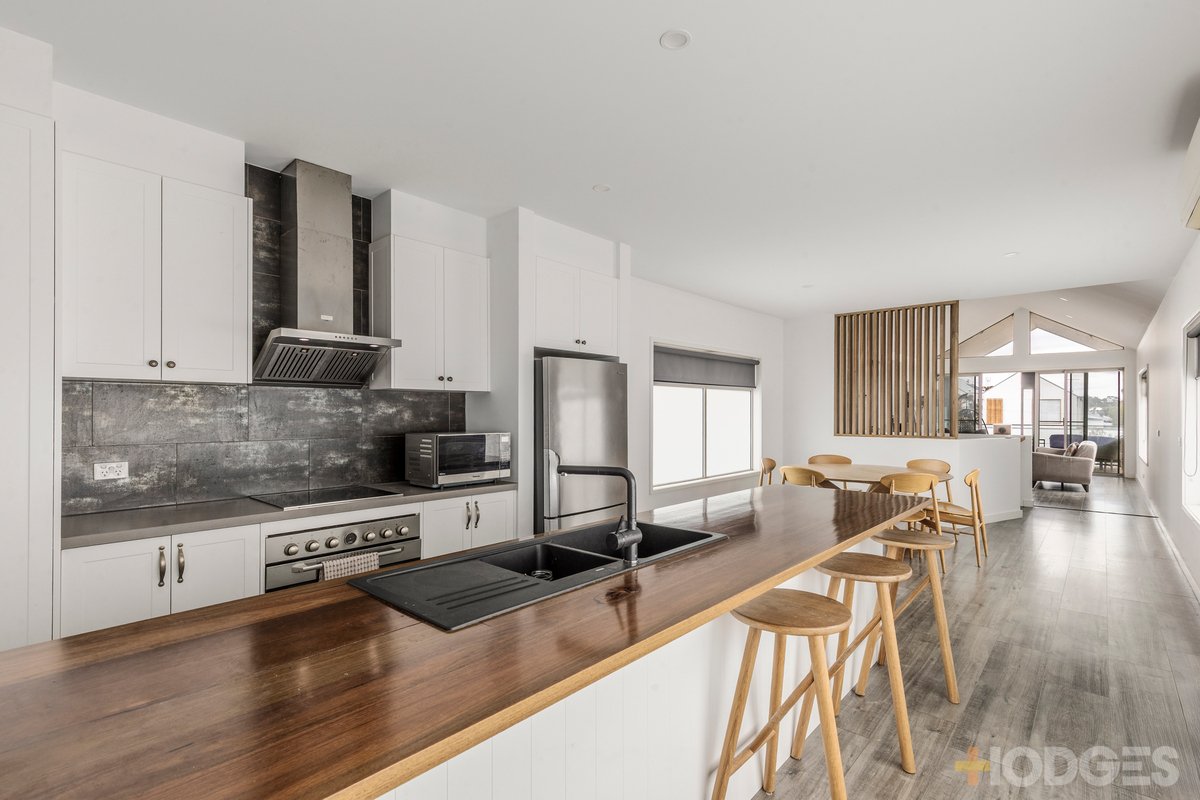 2 / 142 The Avenue Ocean Grove - Residential for sale